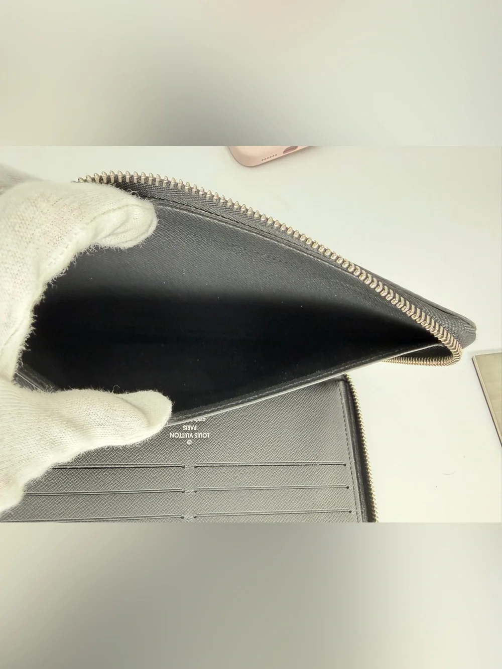 LV Damier Graphite Unisex Zippy Organizer Wallet Excellent Condition w/COA - Picture 9 of 11